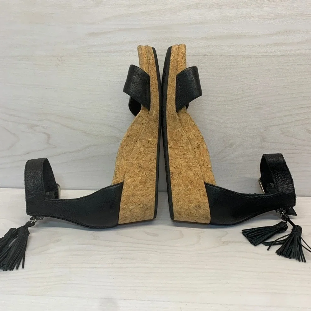 UGG Womens 7.5 Trina Wedge Sandals Tassel Black Leather Cork Summer Boho 1019973